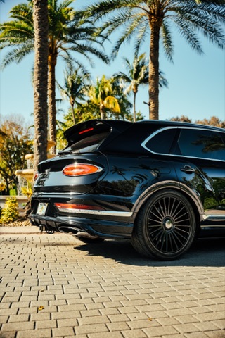 Bentley Bentayga photo 3