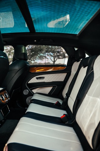 Bentley Bentayga photo 6