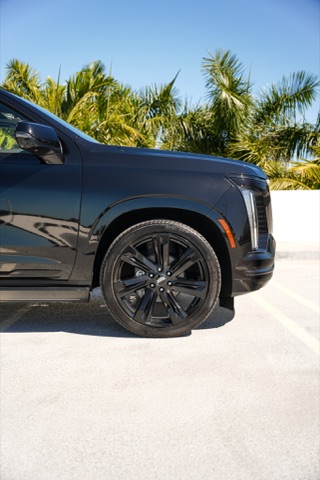 Cadillac Escalade photo 2