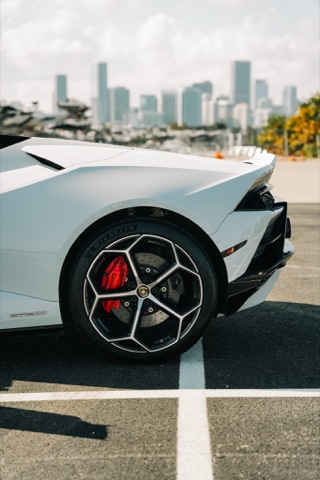 Lamborghini Huracán EVO photo 3