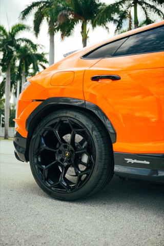 Lamborghini Urus Performante photo 3