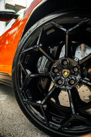 Lamborghini Urus Performante photo 6