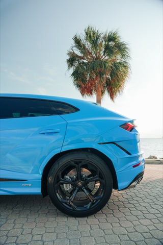 Lamborghini Urus S photo 3