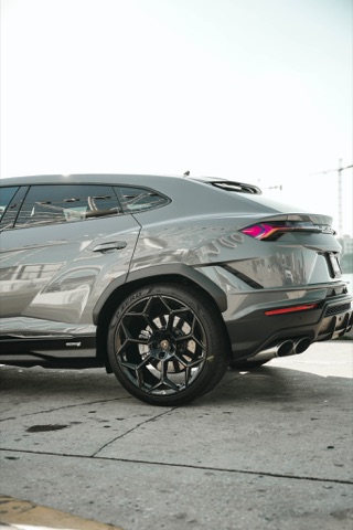Lamborghini Urus S photo 6