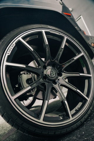 Brabus 700 photo 1