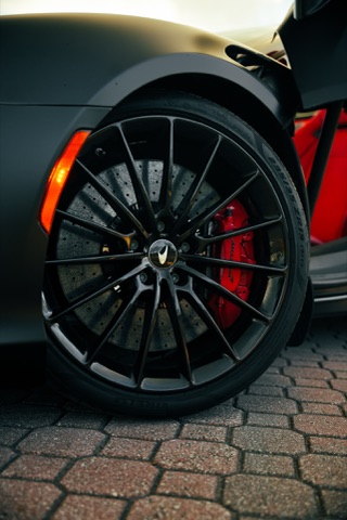 McLaren Artura photo 2