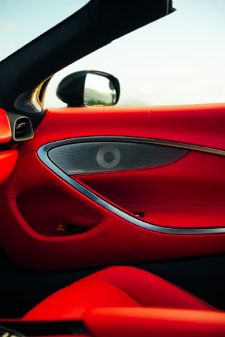 McLaren Artura photo 4
