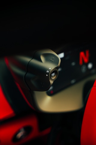McLaren Artura photo 6