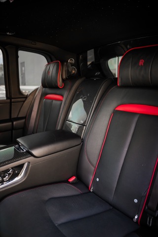 Rolls-Royce Cullinan Black Badge photo 2