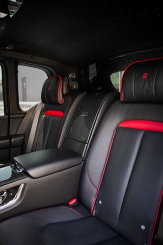 Rolls-Royce Cullinan Black Badge photo 3