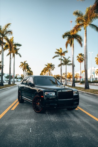 Rolls-Royce Cullinan photo 1