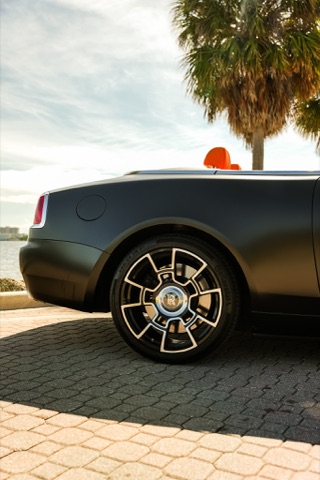 Rolls-Royce Dawn photo 6